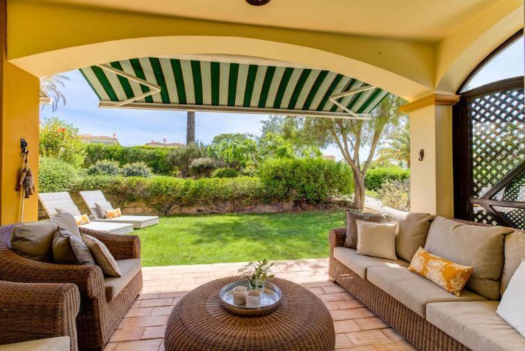 2Bedroom Bungalow Heated Shared Pool ,Near Carvoeiro And Ferrugudo Exterior photo