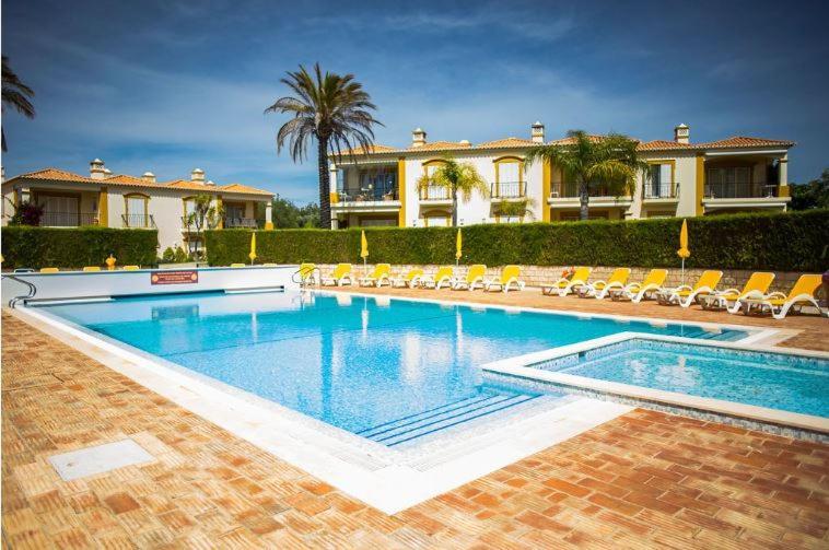 2Bedroom Bungalow Heated Shared Pool ,Near Carvoeiro And Ferrugudo Exterior photo